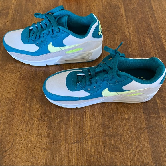 Nike Air Max 90 LTR GS (NEW IN BOX) Low Top Sneaker (Size: 5.5 Youth) Shoes - Picture 7 of 13